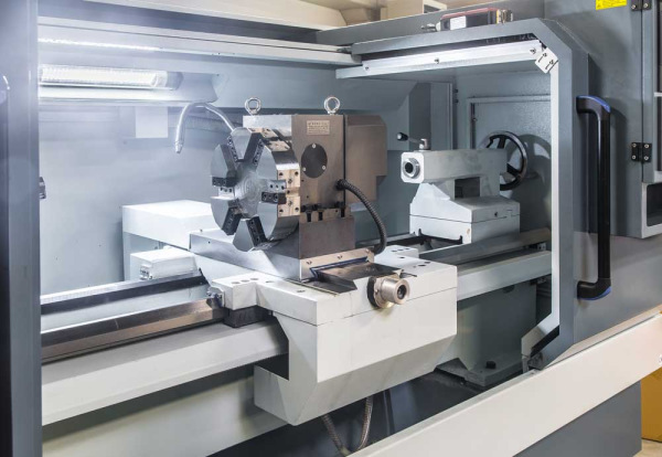 CNC soustruh Numco CK 6140 × 1000 s hydraulickým sklíčidlem 3