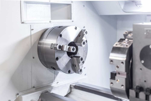 CNC soustruh Numco CK 6140 × 1000 s manuálním sklíčidlem 7