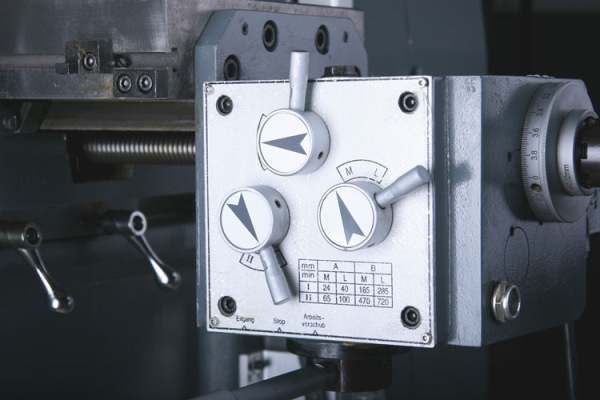 Univerzální frézka OPTImill MT 60 2